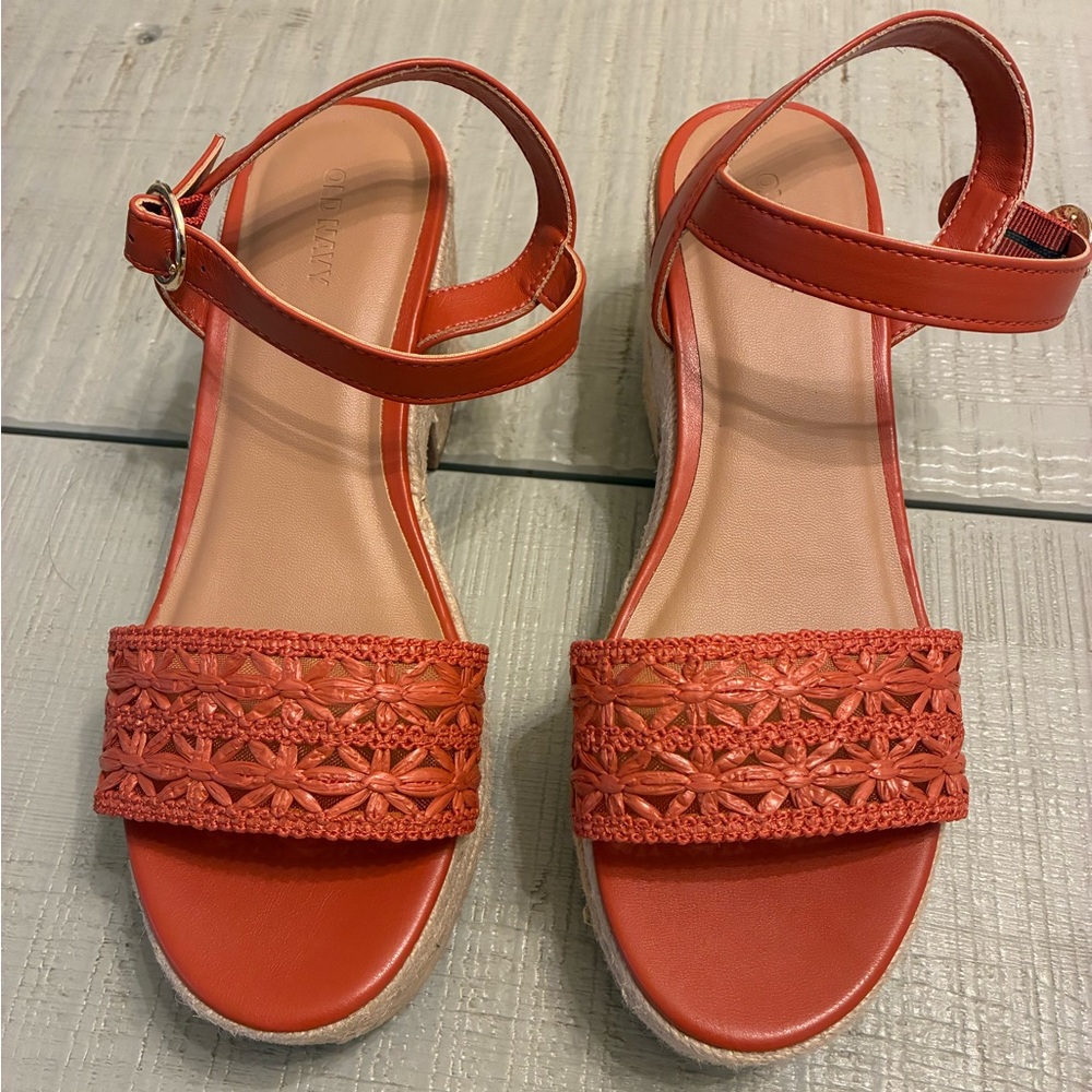 Old Navy Platform Sandal color Ginger Spice size 8